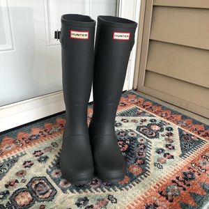 Hunter Rain Boots - like new!